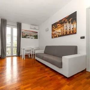 https://milano-sky-flat.italymilanhotels.net