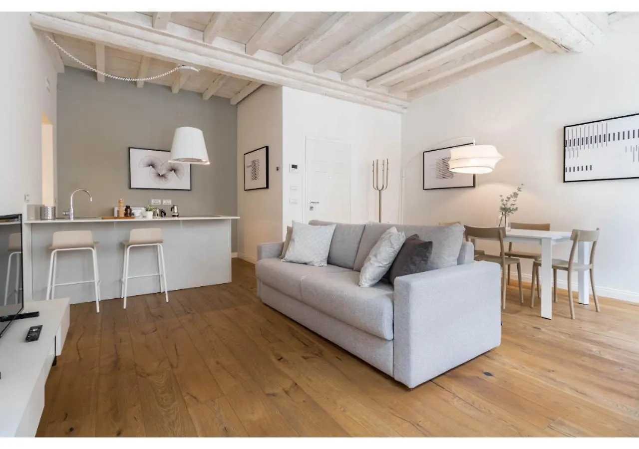 Joivy Fulcorina Apartment Milan 0*,