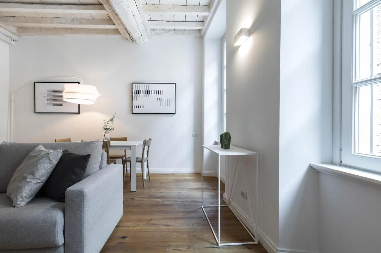 Joivy Fulcorina Apartment Milan